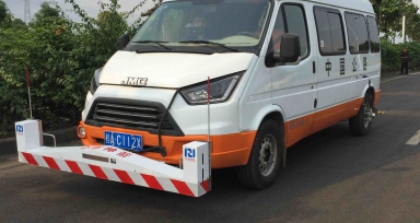 路面多功效检测车